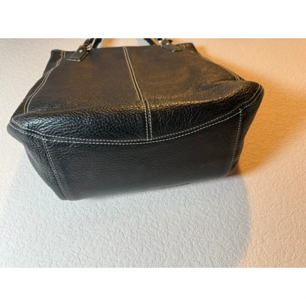 Ann Taylor black pebbled
